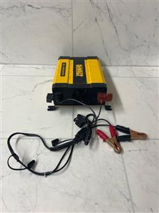 Dewalt 1000 WATT Car Power Inverter w Triple USB Port